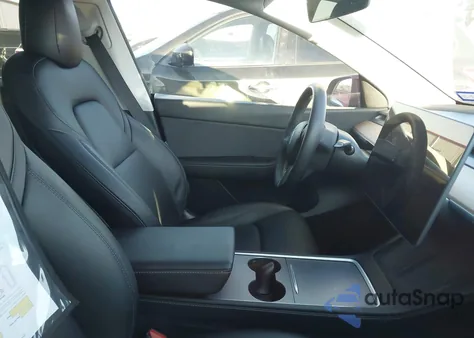 2022 Tesla Model Y Long Range Dual Motor All-Wheel Drive z USA, uszkodzony, nr VIN 7SAYGDEE9NF381482